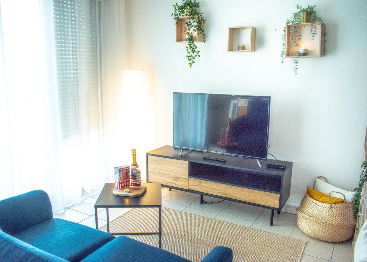 Appartement Studio charmant Cergy le Haut Au pied de la Gare ! PARKING PRIVE ! Extérieur photo