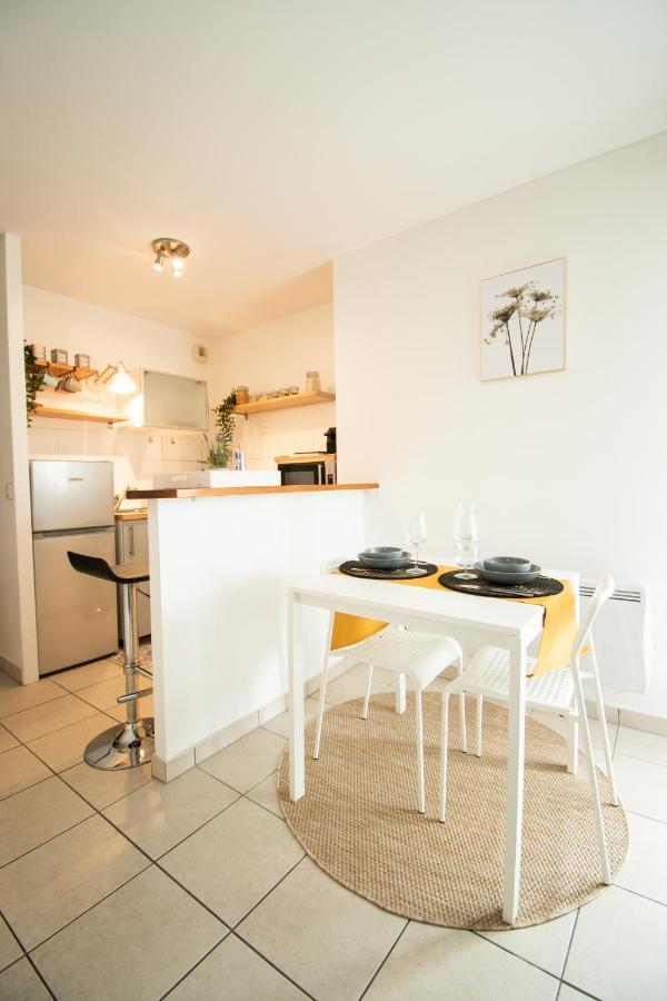 Appartement Studio charmant Cergy le Haut Au pied de la Gare ! PARKING PRIVE ! Extérieur photo