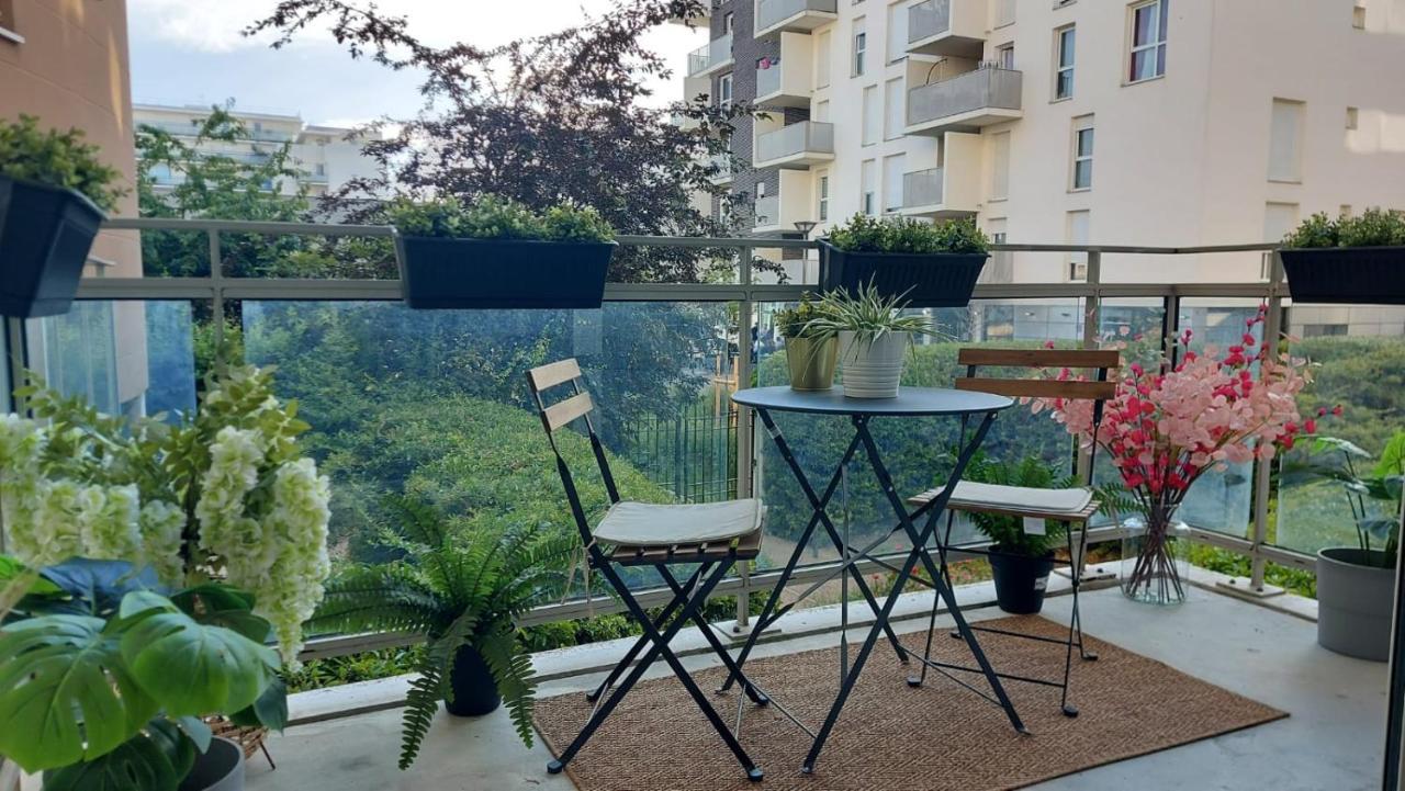 Appartement Studio charmant Cergy le Haut Au pied de la Gare ! PARKING PRIVE ! Extérieur photo